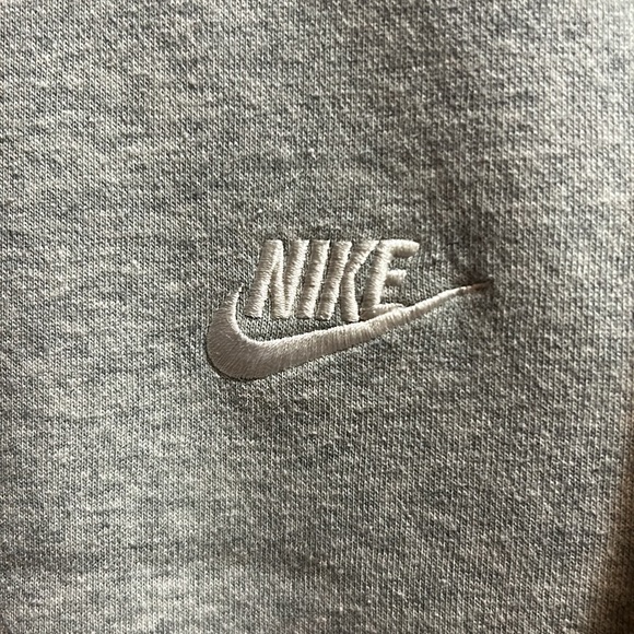 Nike Men's Sportswear Club Fleece Crewneck Sweatshirt - Picture 6 of 9